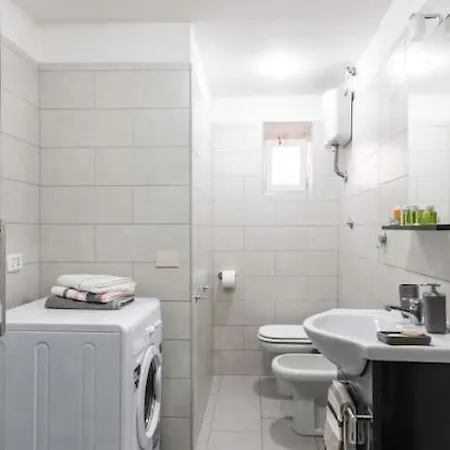 Apartment Marmorata Rome