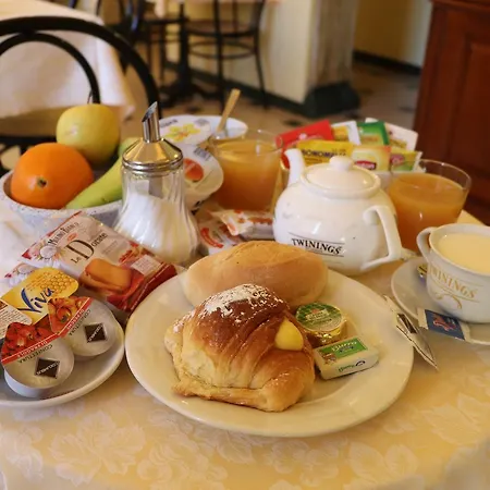 Hotel Cambridge 3*