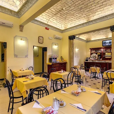 Cambridge Hotel 3*