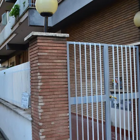 Famous Guest house