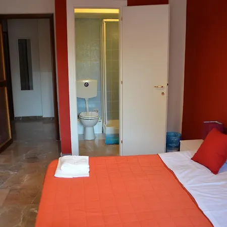 Guest house Famous *