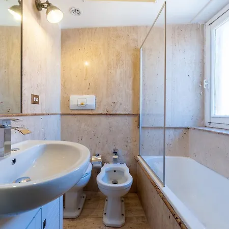 Casa Vacanza Girasole Apartment