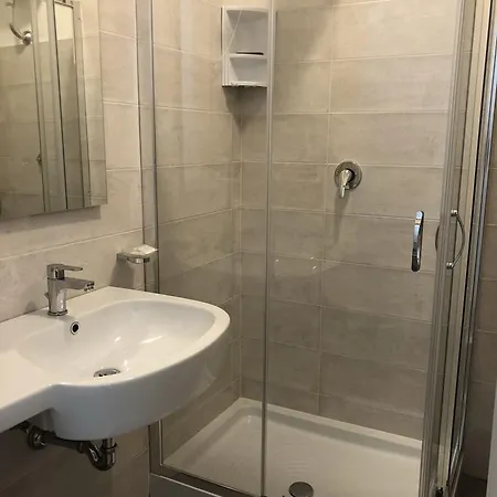 Cathrine Hotel