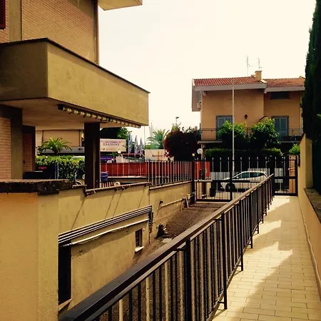 Floral House Ciampino Homestay *