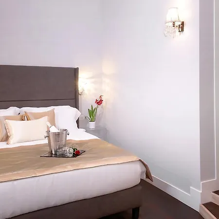 Piazza Di Spagna De Charme Guest house