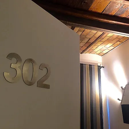 Giuturna Boutique 3*