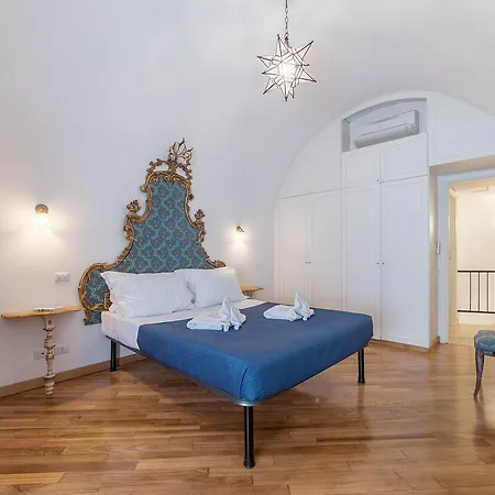 Campitelli Fascinating * Rome