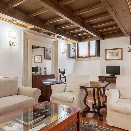 Campitelli Fascinating Apartment