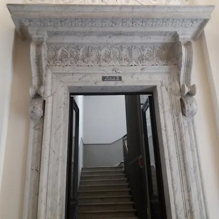 Europa Apartment *