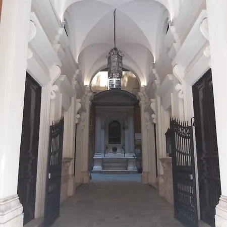 Europa Apartment *