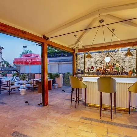 9hotel Cesari Hotel 4*