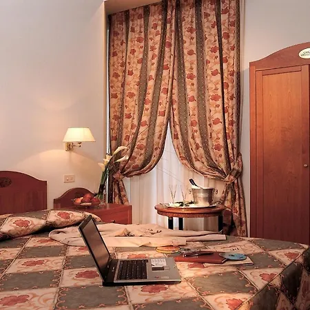 Aberdeen Hotel