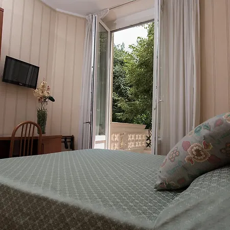 Delle Rose 3* Řím