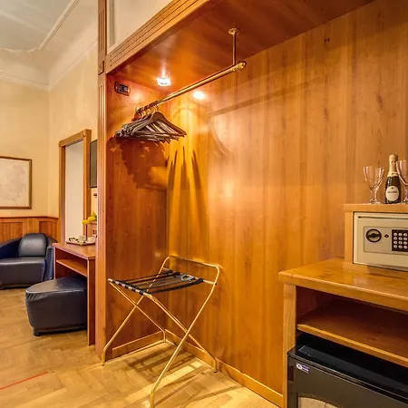 Relais Conte Di Cavour De Luxe 2*
