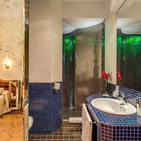 Relais Conte Di Cavour De Luxe 2* Rome