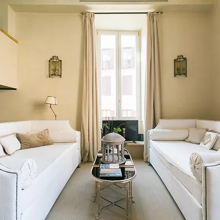Luxurious Loft Facing The Pantheon Holiday home *