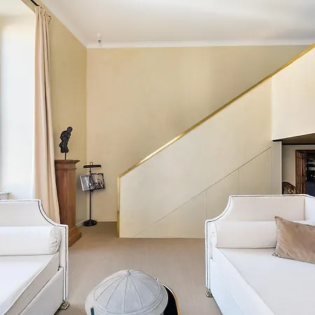 Luxurious Loft Facing The Pantheon