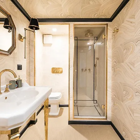 Holiday home Luxurious Loft Facing The Pantheon *