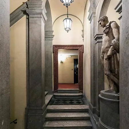 Luxurious Loft Facing The Pantheon Rome