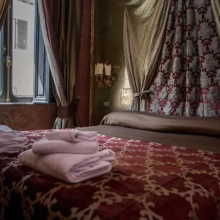 Antica Dimora Delle Cinque Lune Hotel 3*