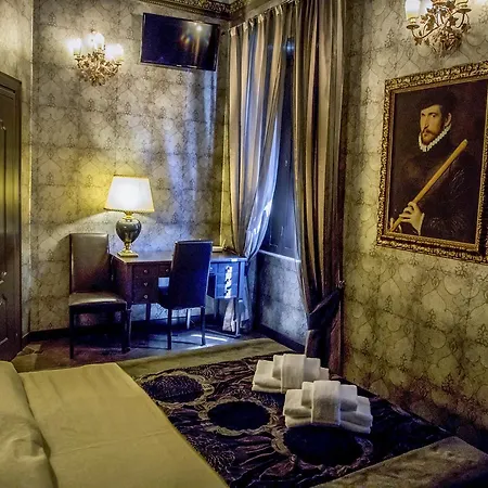 Hotel Antica Dimora Delle Cinque Lune 3*