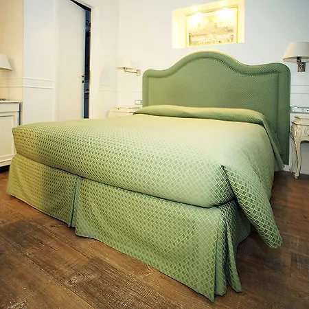 Affittacamere Residenza Ponte Sant'angelo 2*