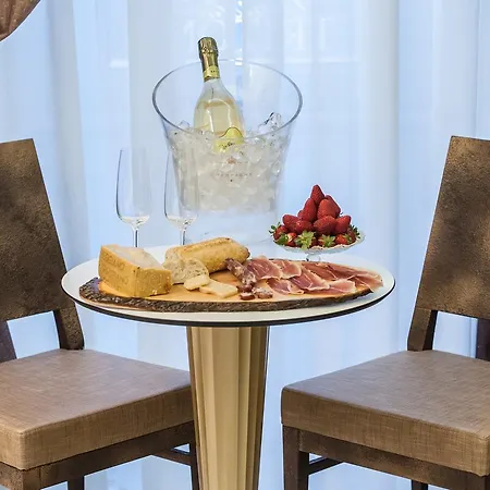 Maison Tritone 4*