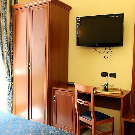 Guest house Caroline 2*