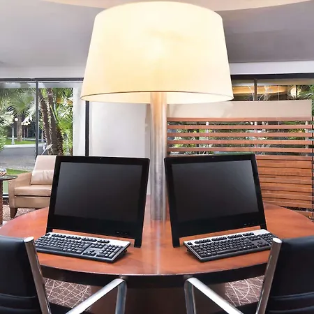 Sheraton Hotel&conference Center 4*