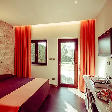 Ways Garden & Leisure Hotel 4*