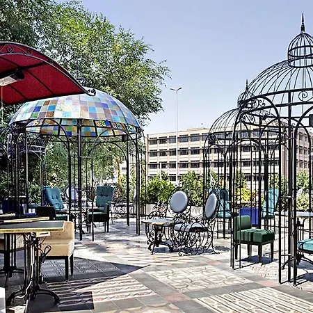 Hotel The Corner 4*
