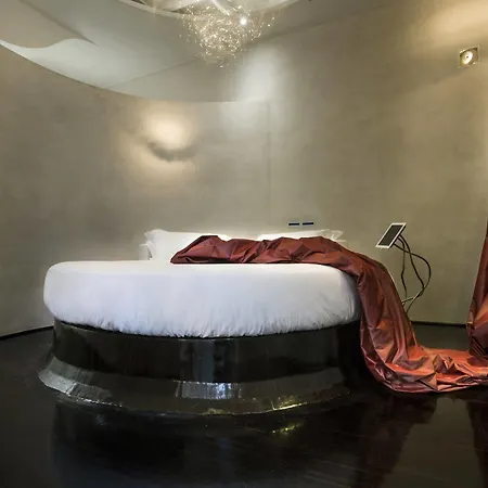 Suitesistina For Brave Lovers Bed & Breakfast