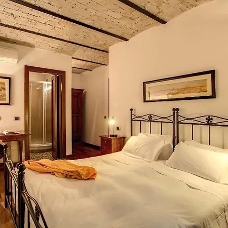 Guest house Residenza Domizia 3*