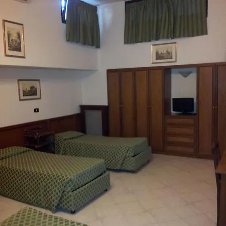 Octavia Hotel 3*