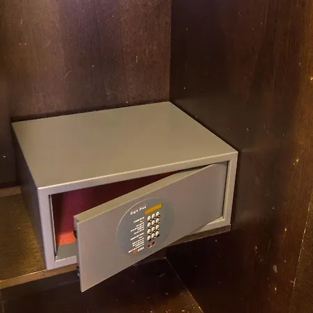 Everest Hotell 2*