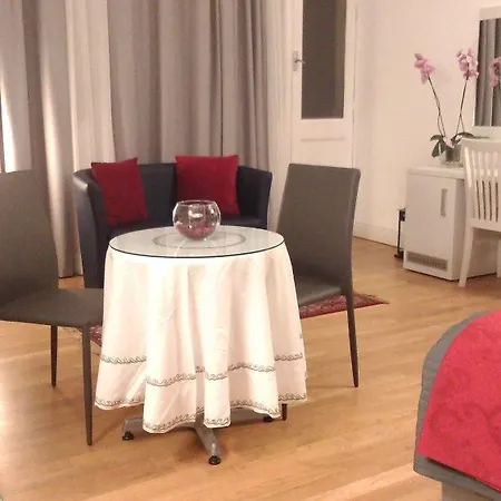 Farnese Design Bed & Breakfast 2*