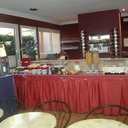 Center 2 Hotel 3*