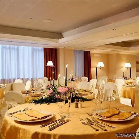 Courtyard By Marriott Park