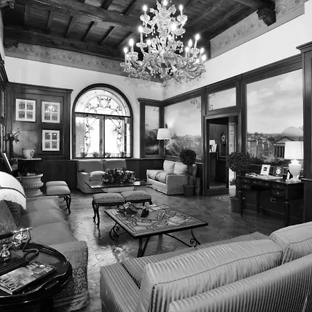 Pantheon Hotel 4*
