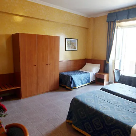 Baltik Hotel 2*