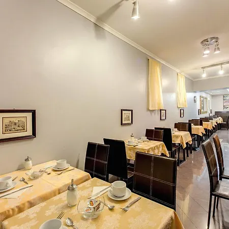 Collina Hotel 2*