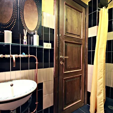 Old Trevi Apartment Rome