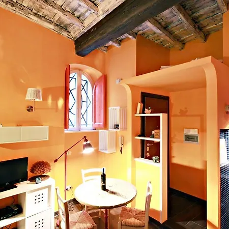 Old Trevi Apartment *