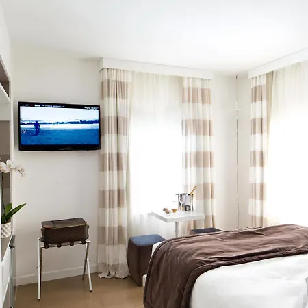 Bed & Breakfast Via Del Corso 3*