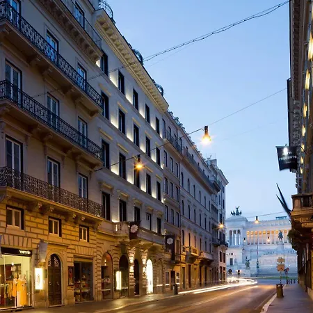 Via Del Corso 3*