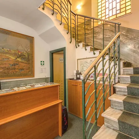 Hotel Carmel 2*