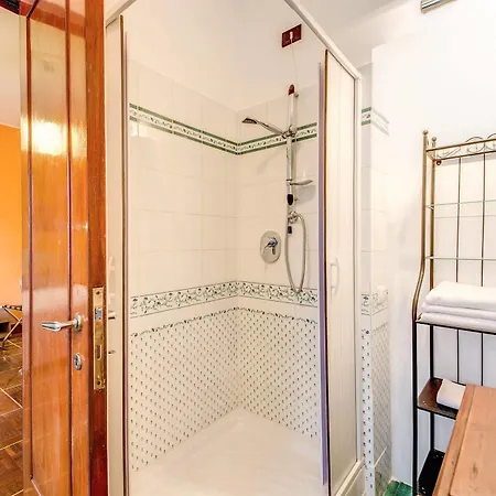 Domus Cornelia 2*