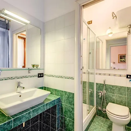Domus Cornelia Bed & Breakfast 2*