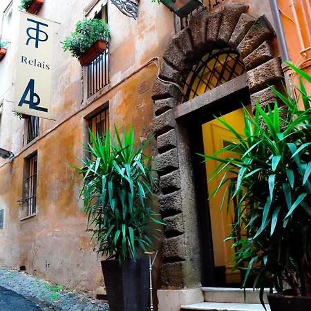 Degli Antiquari 2* Rome