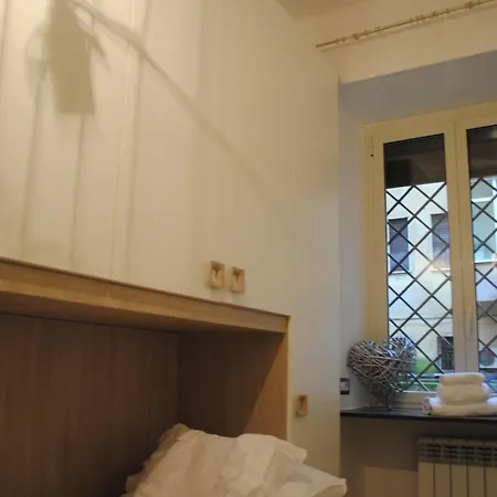 Ciak Holiday House Bed & Breakfast Rome